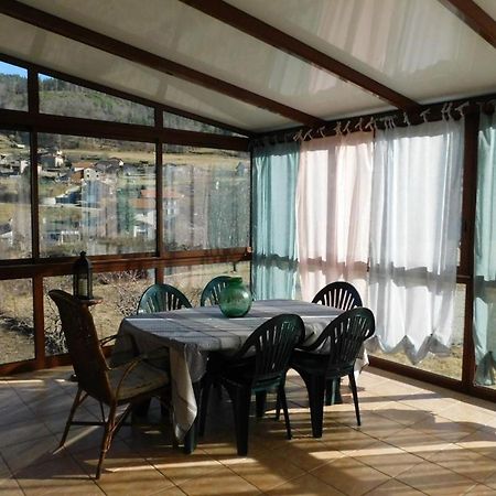 Gite Le Gravier En Haut De Villa Proche De La Dolce Via Arcens Exterior photo